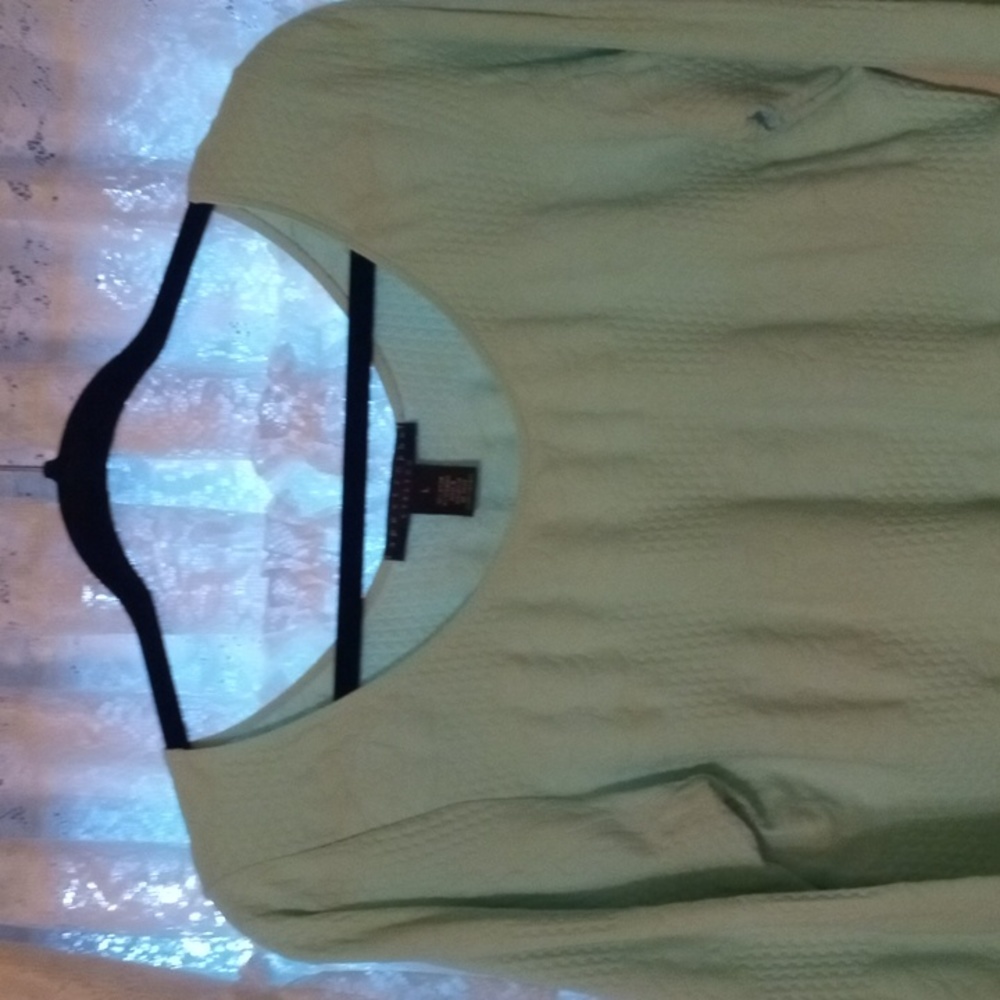 Top - Picture 4 of 4